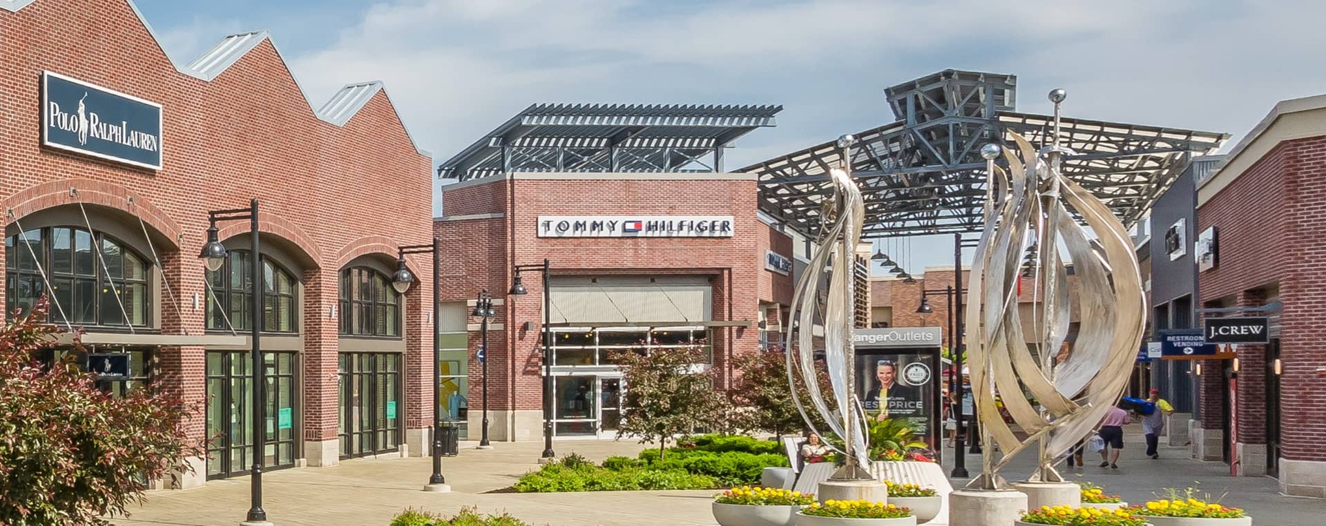 Tanger Outlets Grand Rapids Center Images